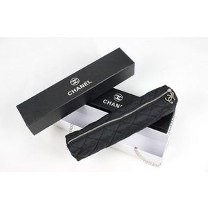 NEW CHANEL BLACK & CREAM UMBRELLA with POUCH